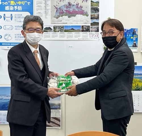 なわとび・長なわ寄贈の様子②